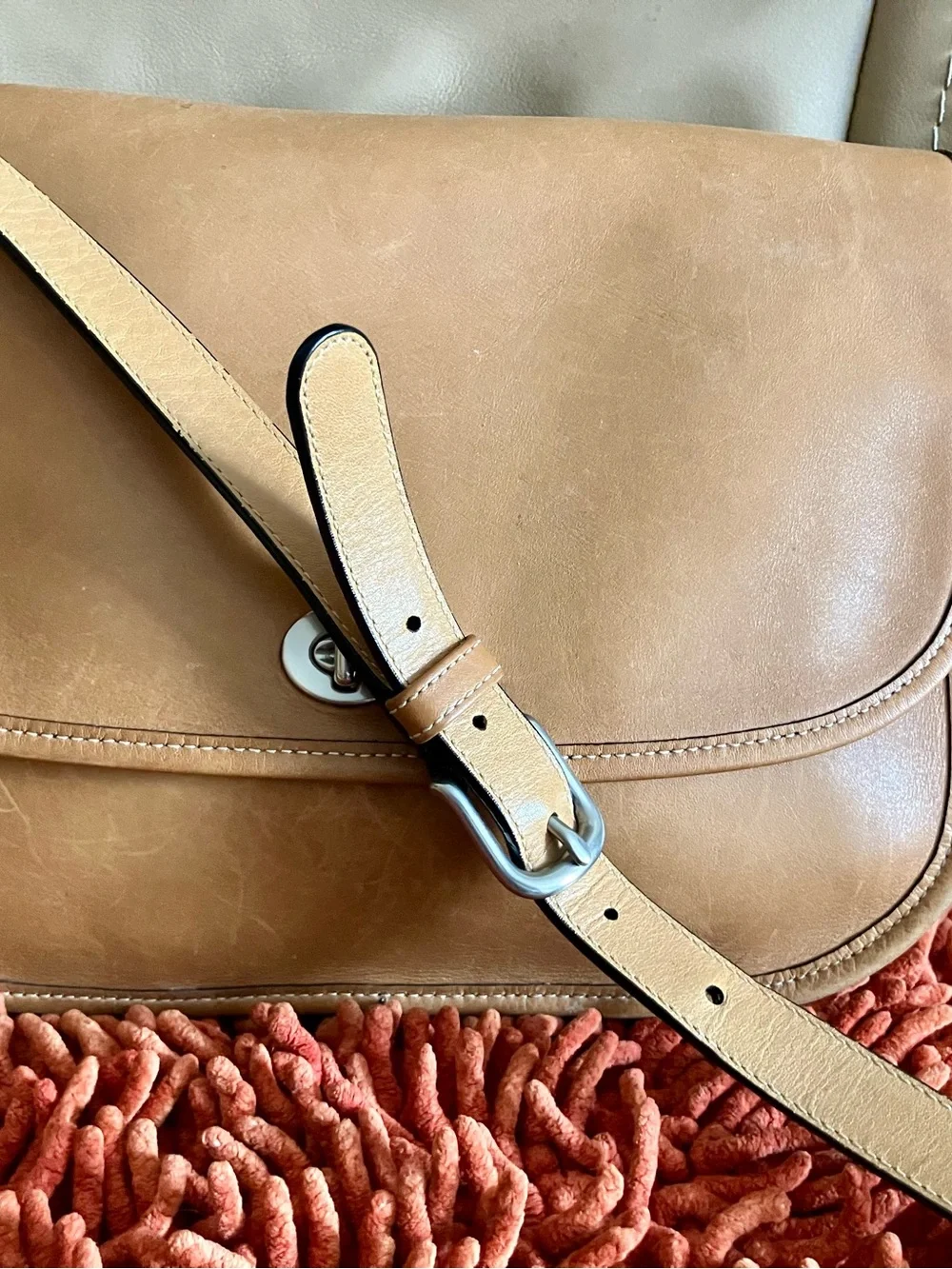 Vintage Coach City Bag 9790 British Tan Glove Tanned Leather Crossbody USA